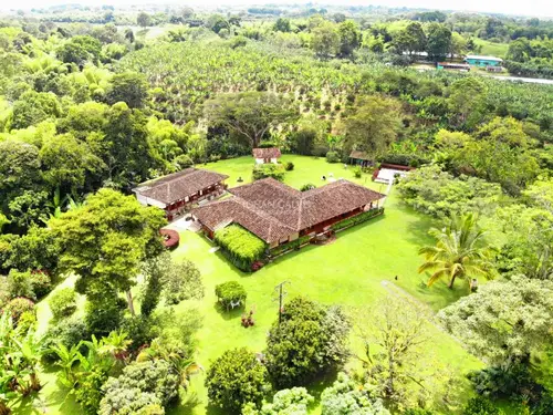 Finca de 11 Cuadras en Pueblo Tapao