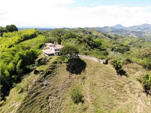 Finca de 32 Plazas en Alcala Valle