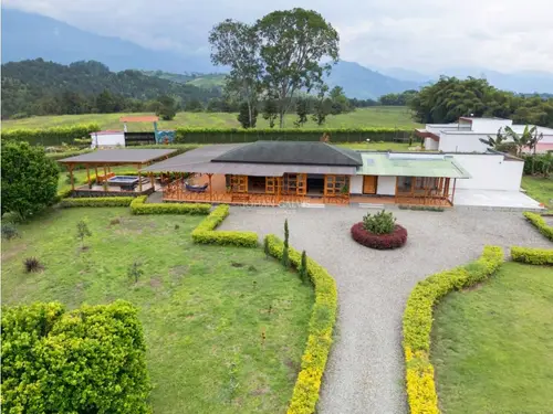 Casa Campestre en Calarcá, La Ye
